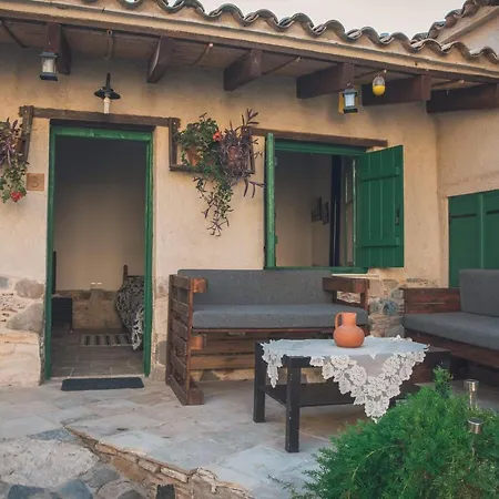 To Spiti Sto Xorko *