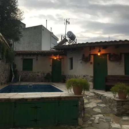 To Spiti Sto Xorko * Lythrodhondas