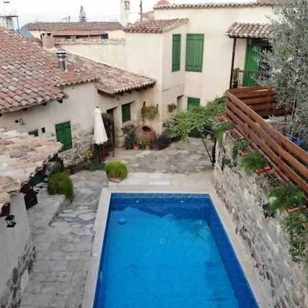 To Spiti Sto Xorko * Lythrodhondas