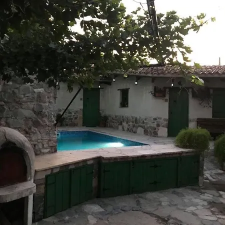 To Spiti Sto Xorko Lythrodhondas