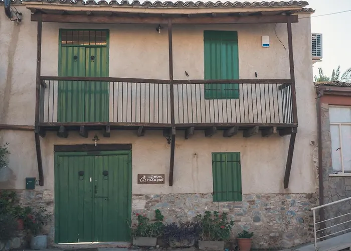 To Spiti Sto Xorko * Lythrodontas