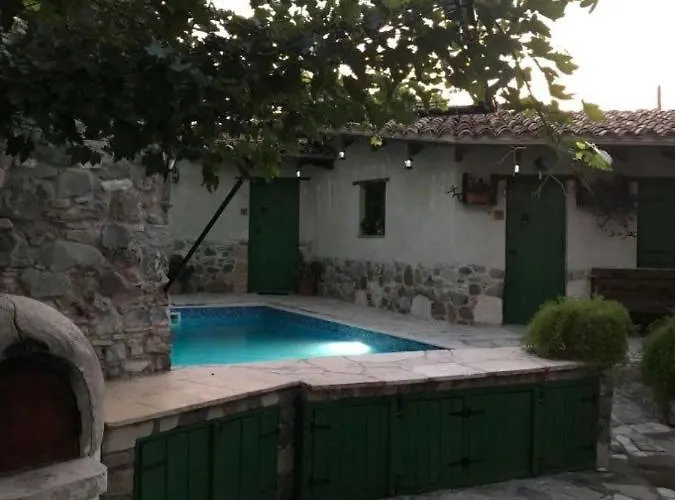 To Spiti Sto Xorko Lythrodhondas