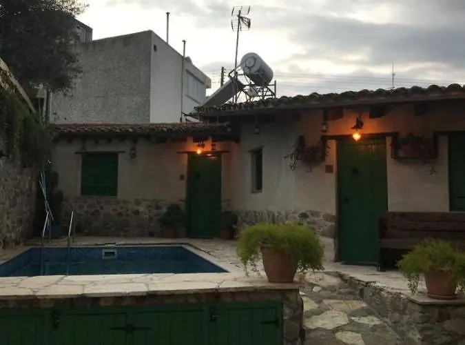 To Spiti Sto Xorko * Lythrodhondas