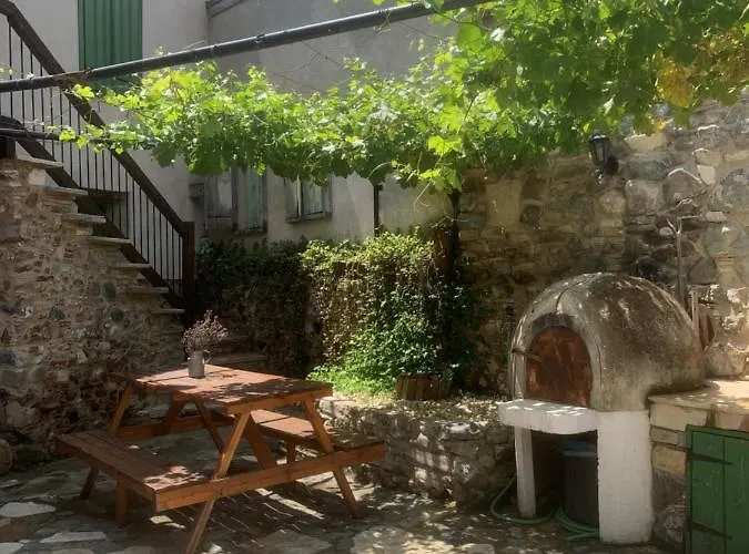 To Spiti Sto Xorko *