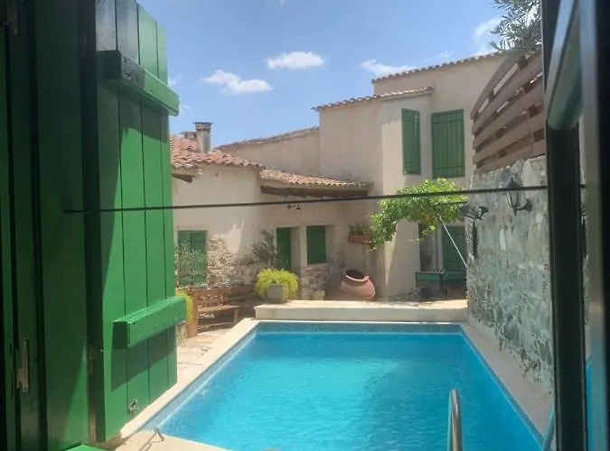 To Spiti Sto Xorko Lythrodhondas