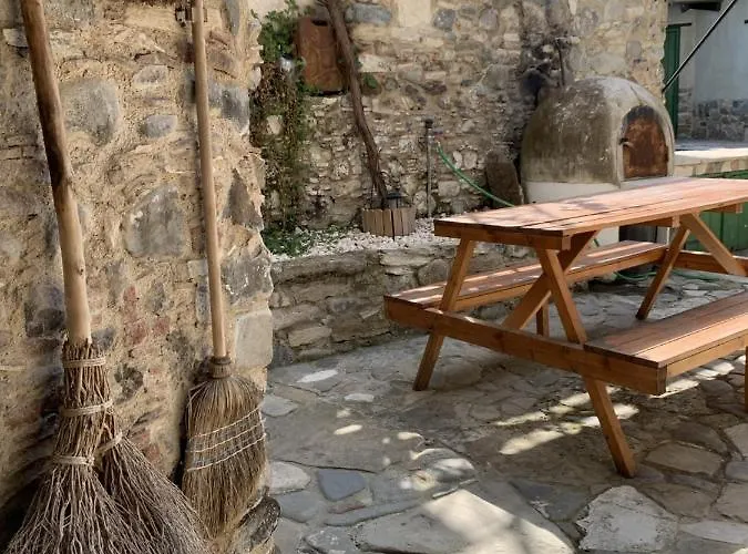 To Spiti Sto Xorko *